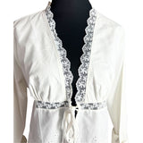 Tapado De Lino Con Encaje Y Broderie Floral