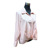 Blusa Lisa Con Puño Alto Y Con Pliegues Delanteros