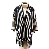 Tapado Corto Oversize Manga Ancha 3/4 Con Flecos