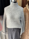 Sweater Cuello Alto Angora Con Mangas Dobles Acampanadas