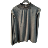 Blusa Cuello Alto Vuelo Diseño